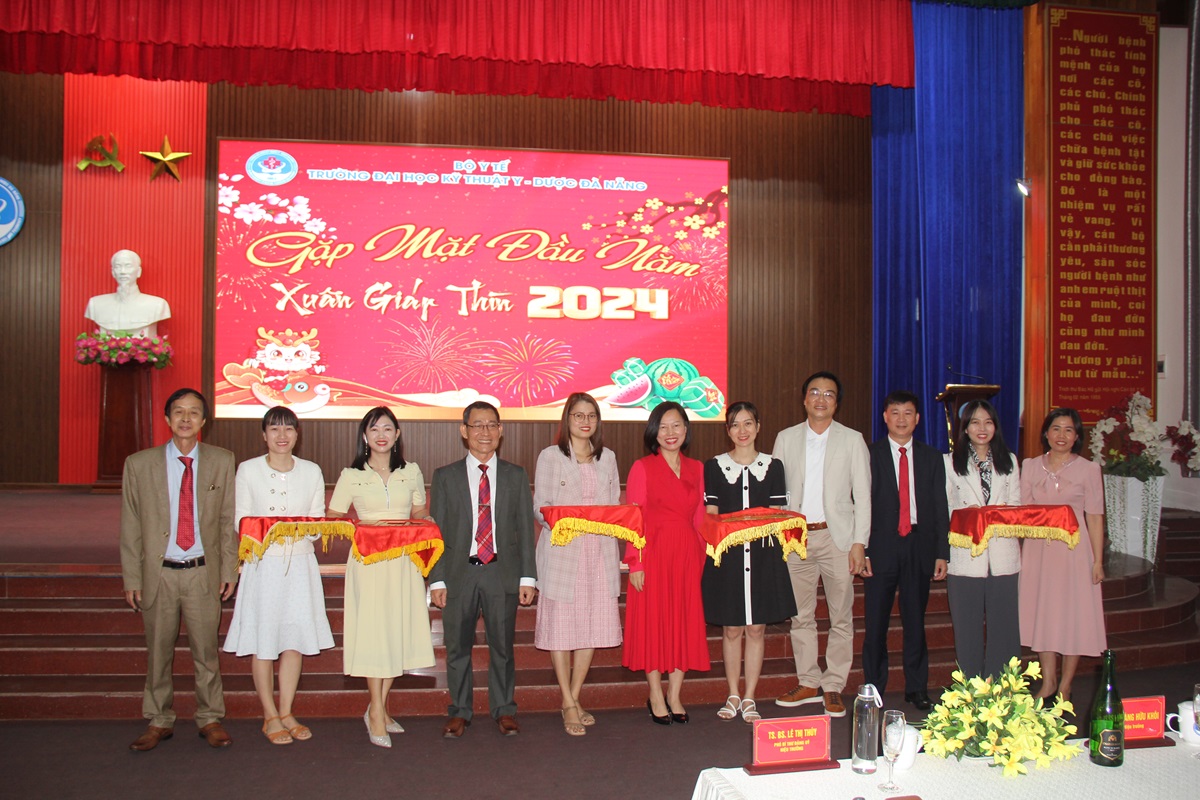 Da Nang university of Medical Technology and Pharmacy organizes the spring gathering program, for the year of Giap Thin - 2024  